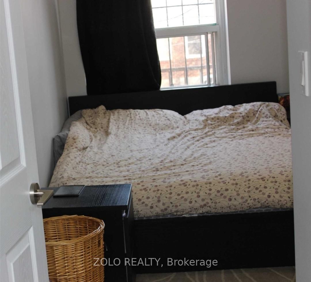 1549 O'CONNOR Drive, Toronto, ON, photo 2