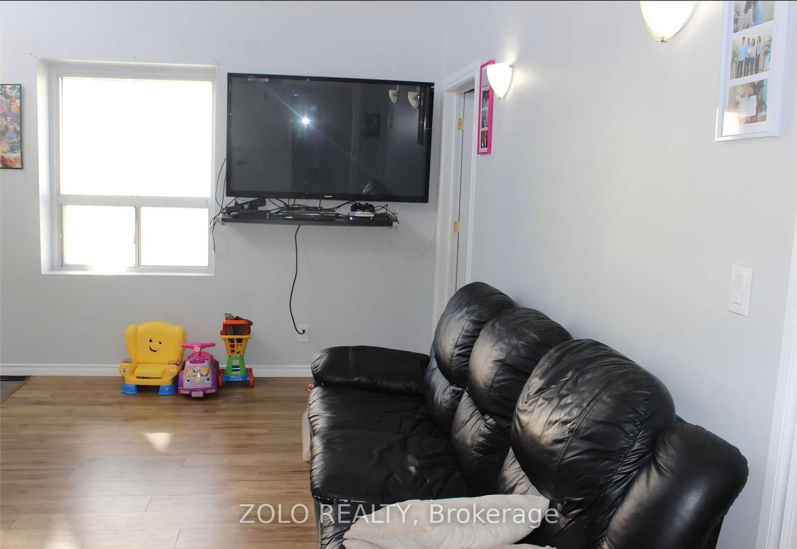 1549 O'CONNOR Drive, Toronto, ON, photo 4