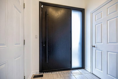 10 Moses Crescent • Clarington, ON photo 3
