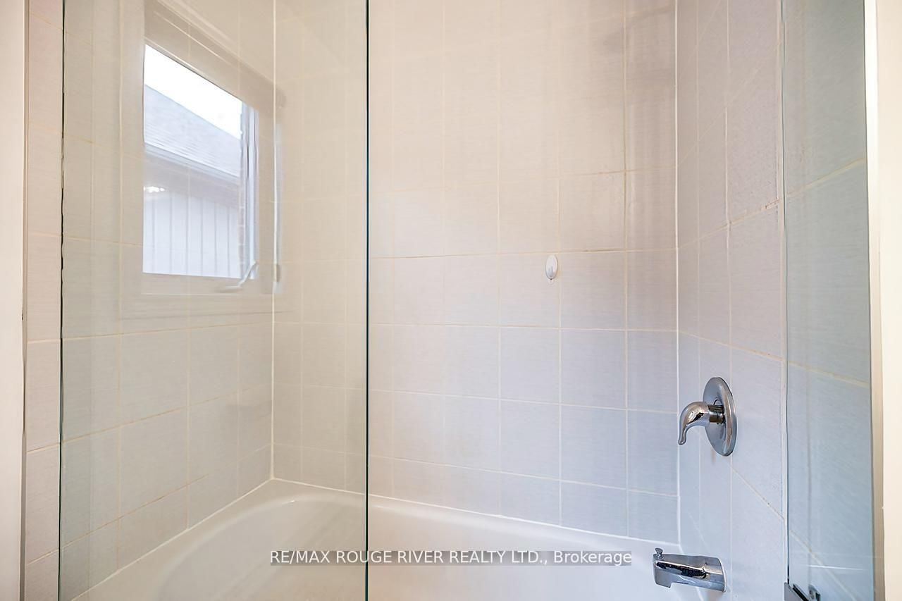 10 Moses Crescent • Clarington, ON photo 32