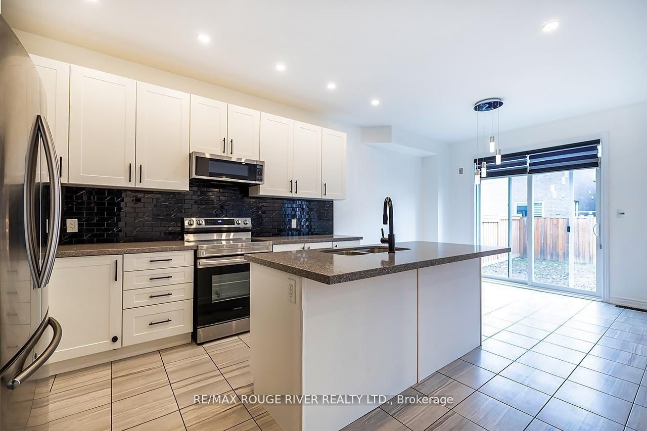10 Moses Crescent • Clarington, ON photo 6