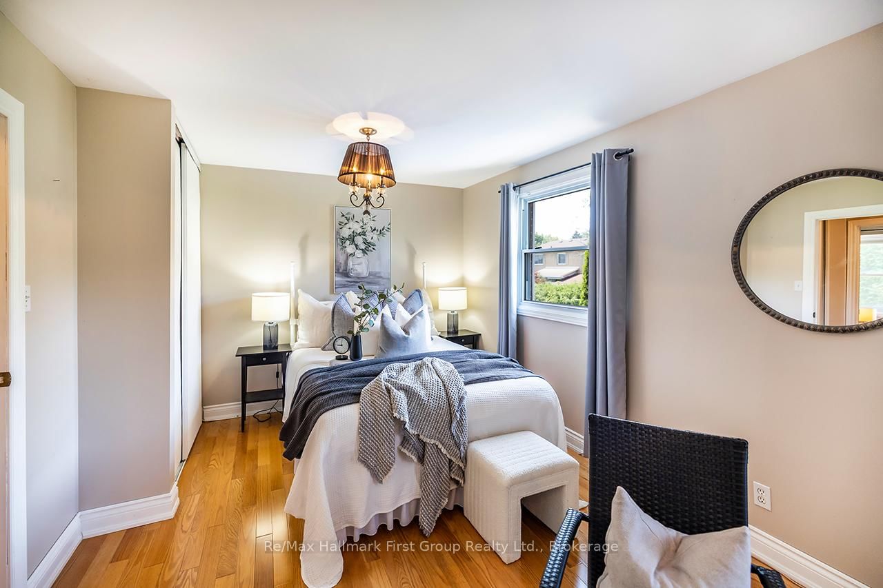 22 Ladies College Drive • Whitby, ON photo 17
