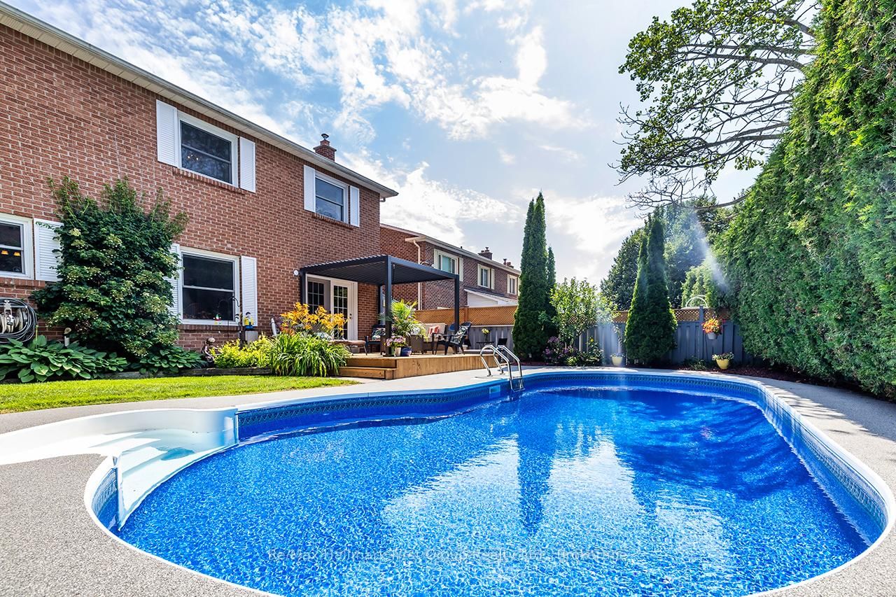 22 Ladies College Drive • Whitby, ON photo 26