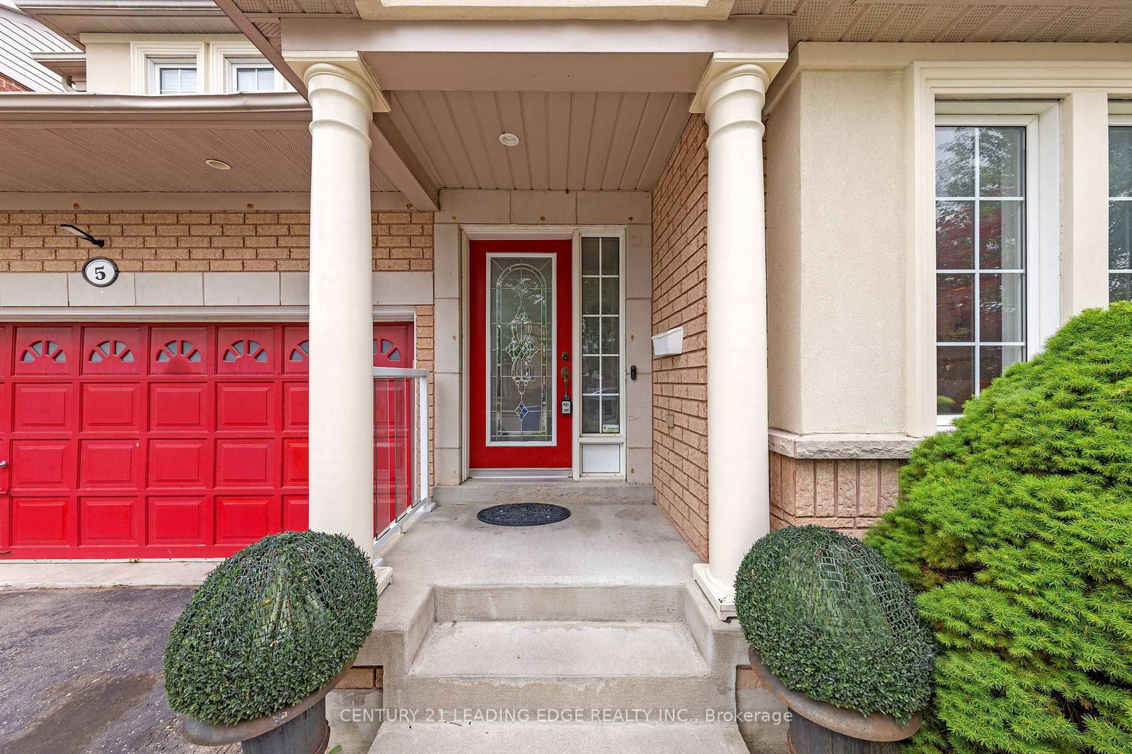 5 Haskell Avenue • Ajax, ON photo 2