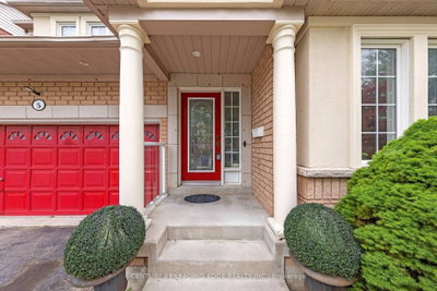5 Haskell Avenue • Ajax, ON photo 2