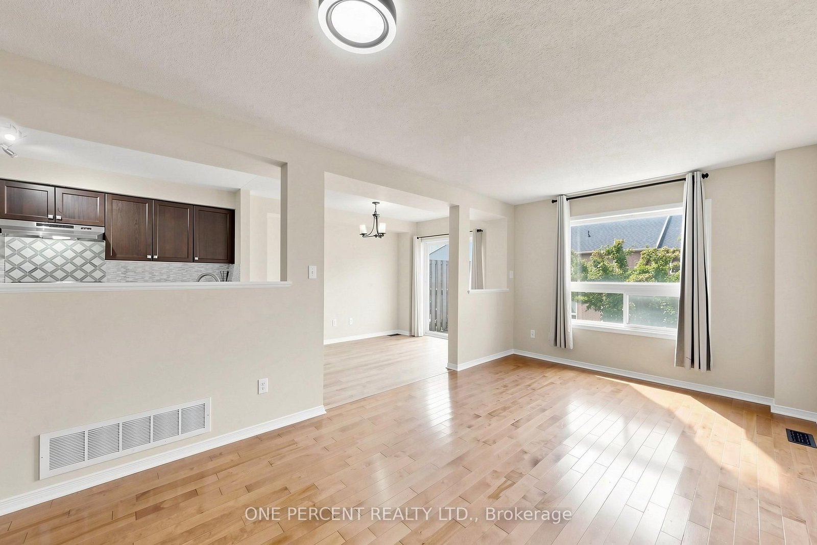 1149 Ormond Drive • Oshawa, ON photo 5