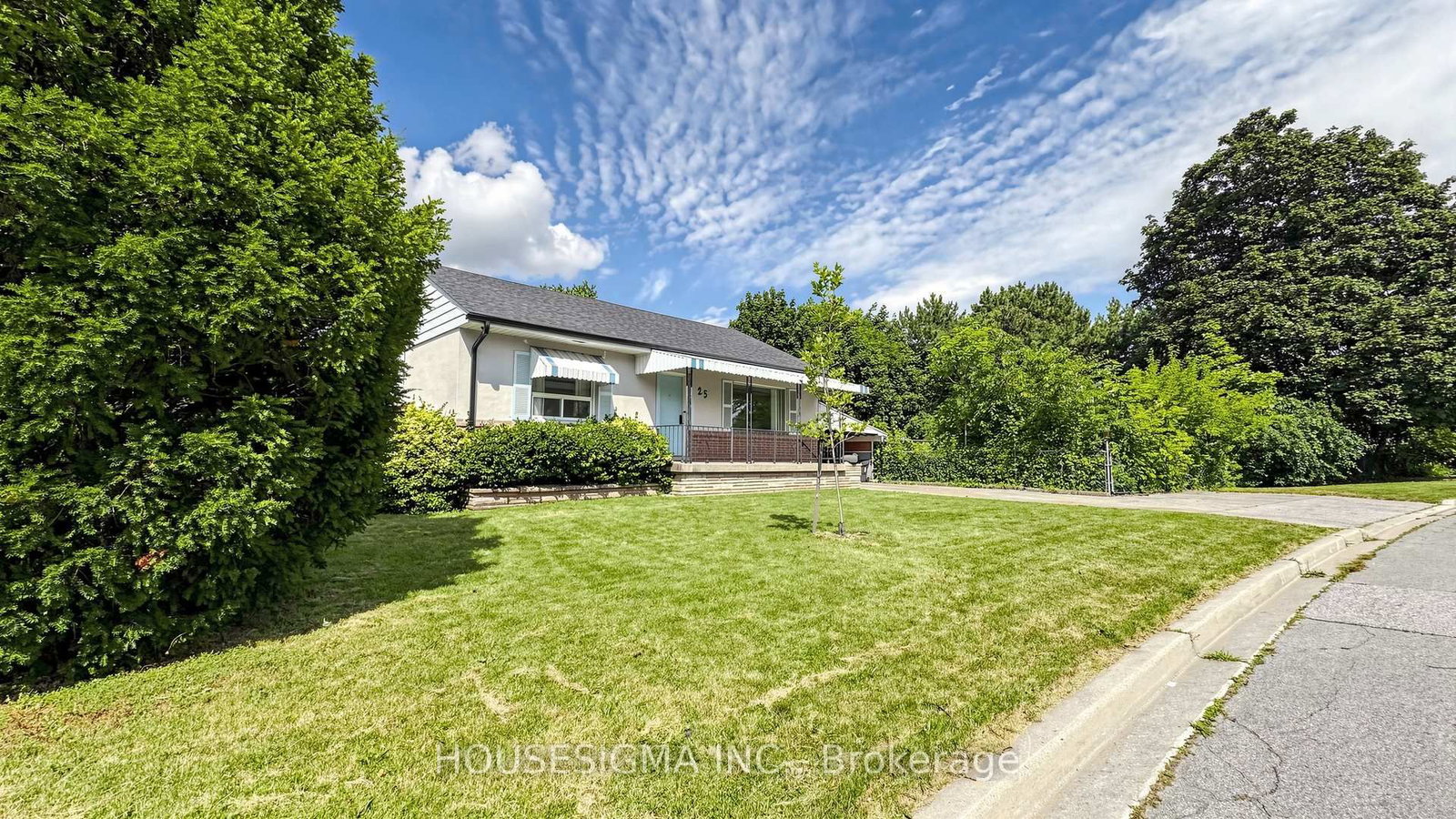 25 Little Rock Drive • Toronto, ON photo 3