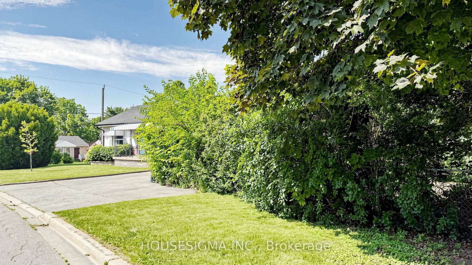 25 Little Rock Drive • Toronto, ON photo 4