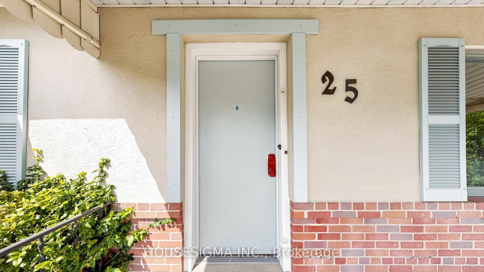 25 Little Rock Drive • Toronto, ON photo 5