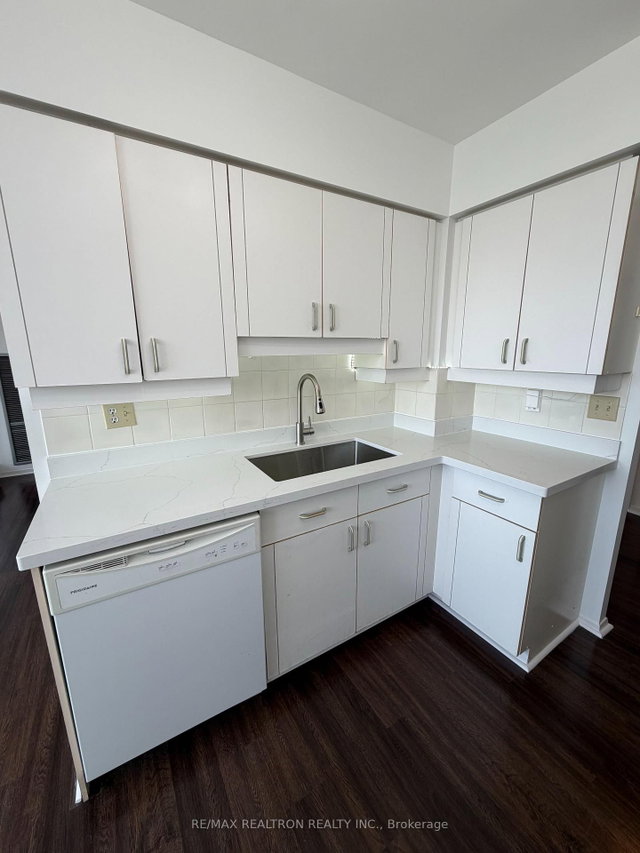 1609 - 175 Bamburgh Circle
