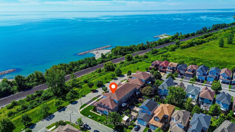 22 Lakeridge Drive