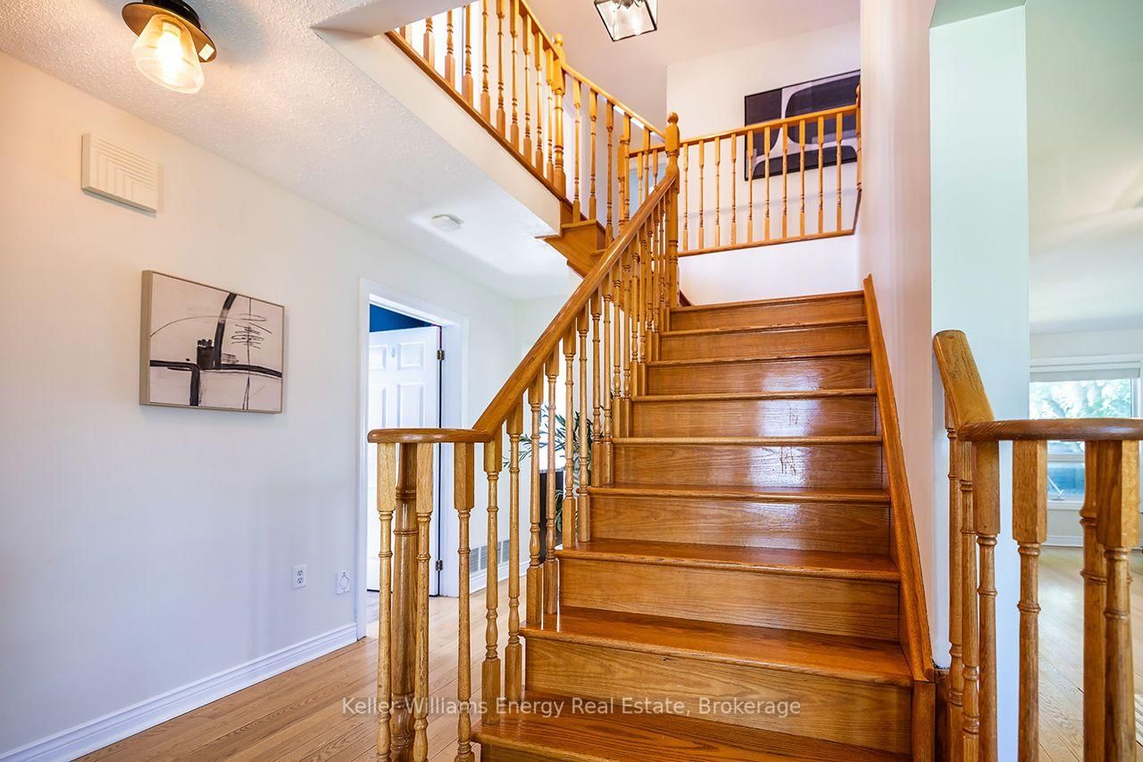 329 Challenger Court • Clarington, ON photo 8