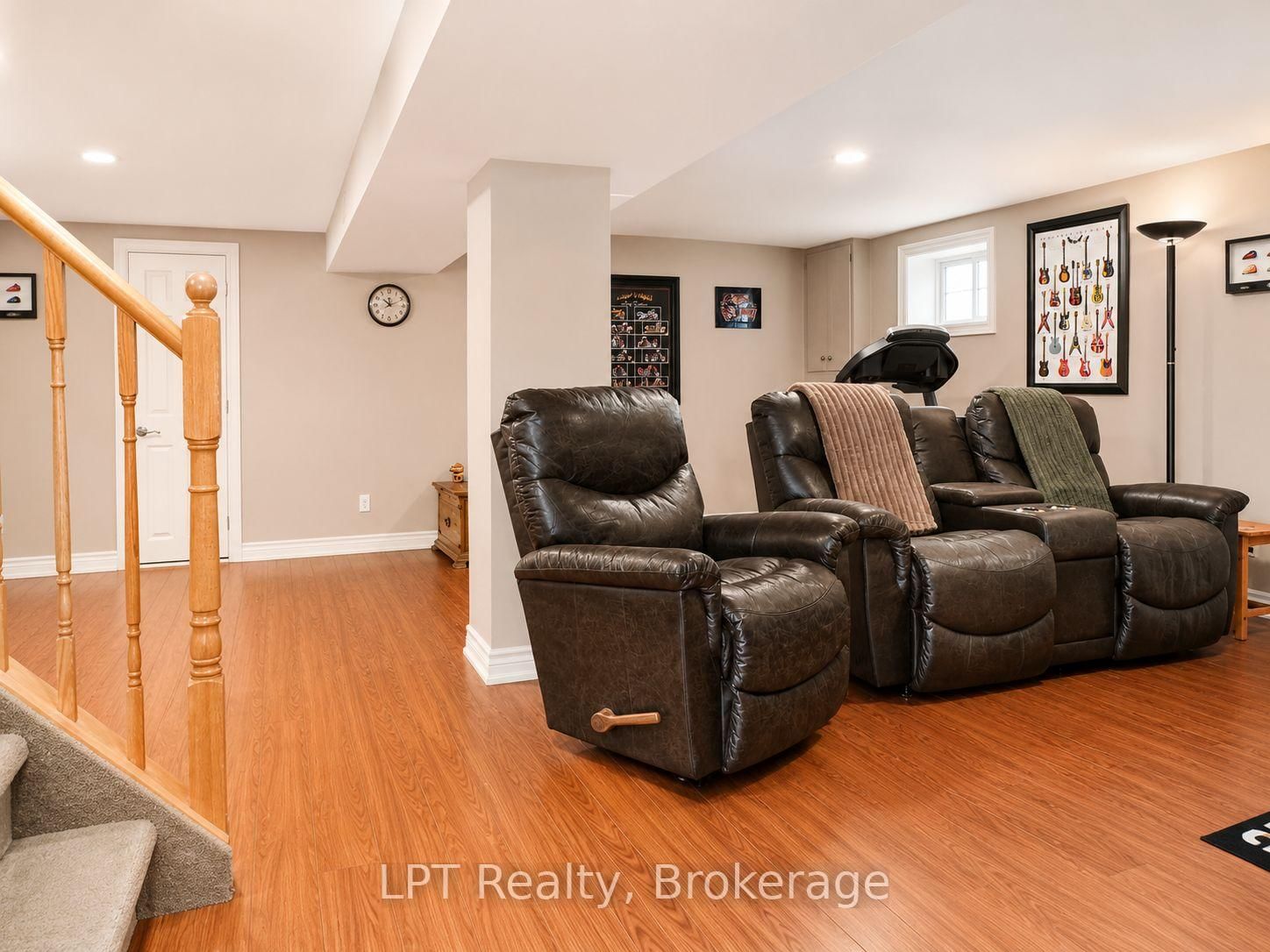 256 Farewell Street • Oshawa, ON photo 10