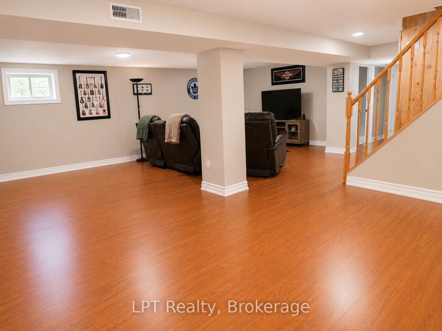 256 Farewell Street • Oshawa, ON photo 11
