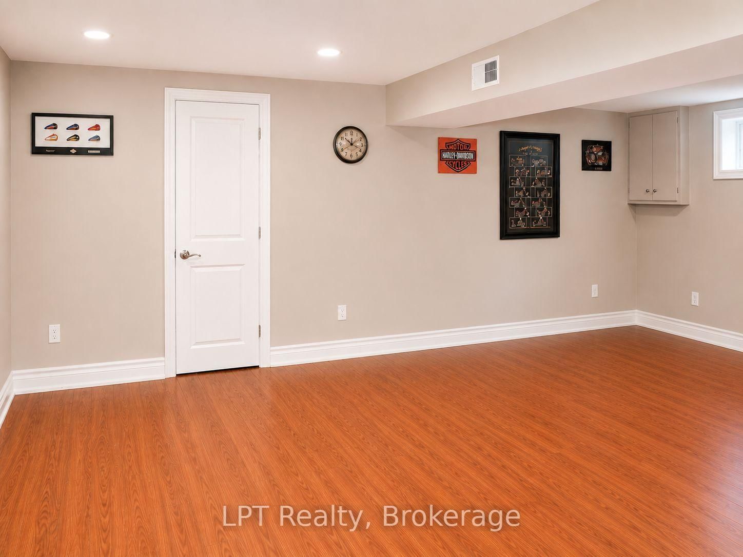 256 Farewell Street • Oshawa, ON photo 12