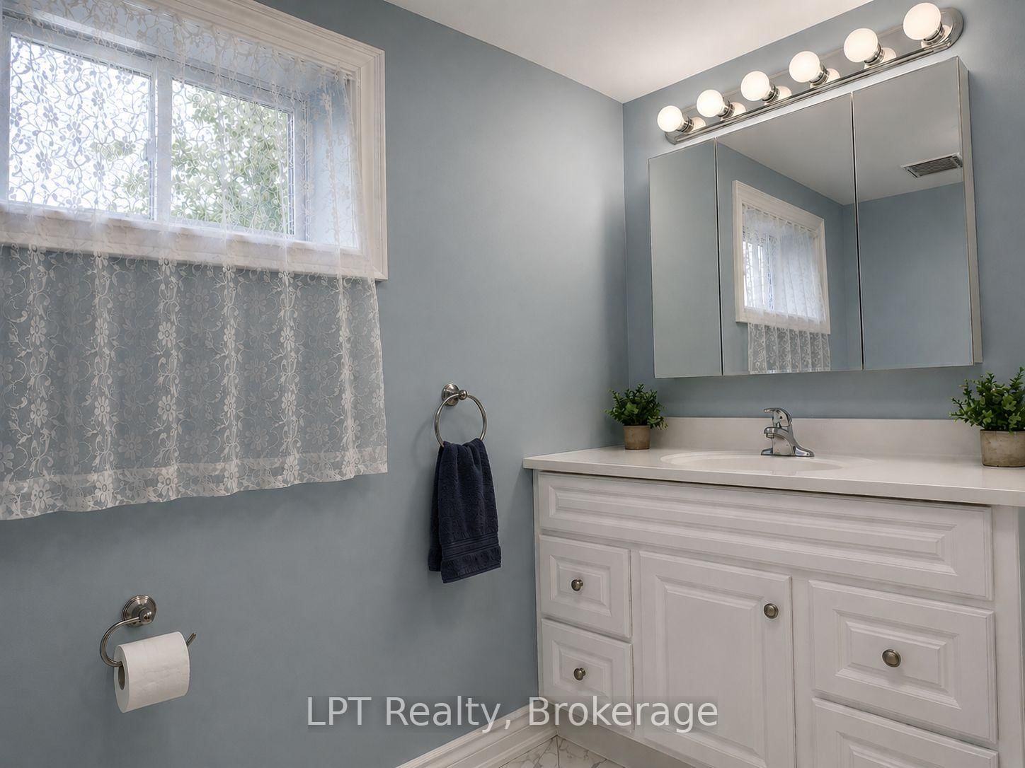 256 Farewell Street • Oshawa, ON photo 13