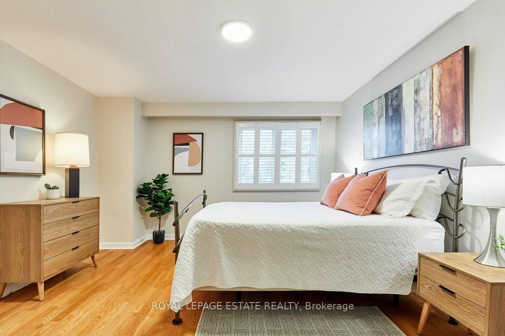 20 Pine Avenue • Toronto, ON photo 28
