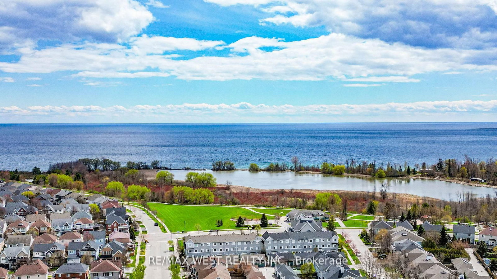 112 Handley Ajax,Ontario L1Z 1L7 — Photo 2