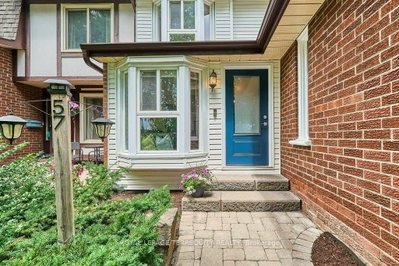 57 Renfield Crescent — photo 2