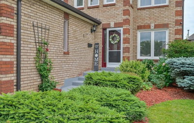 64 Keeble Crescent • Ajax, ON photo 4