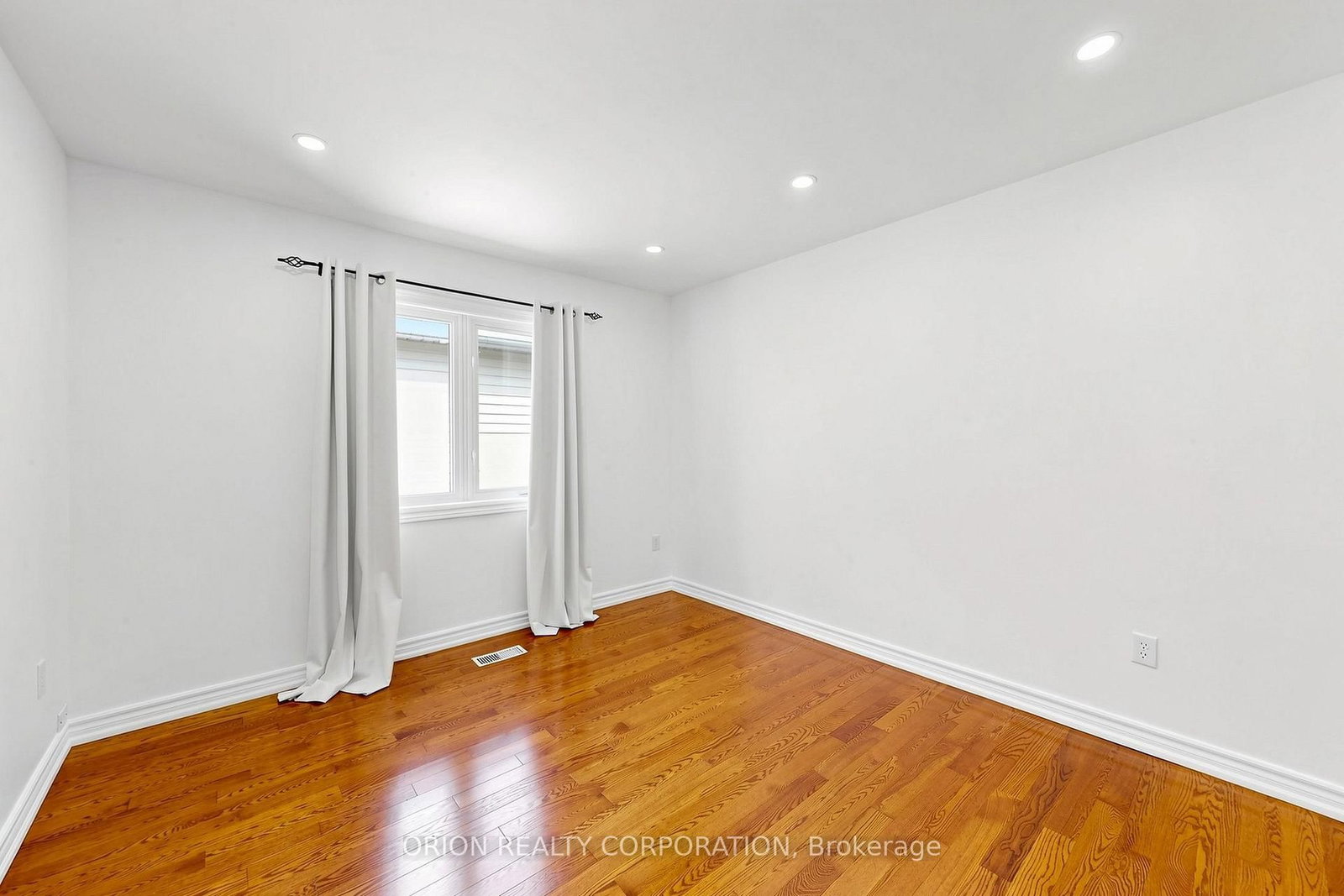 11 Davey Street • Ajax, ON photo 32