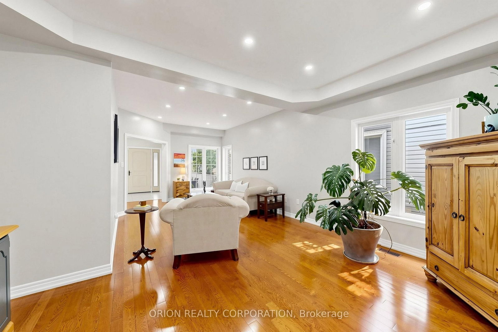11 Davey Street • Ajax, ON photo 8