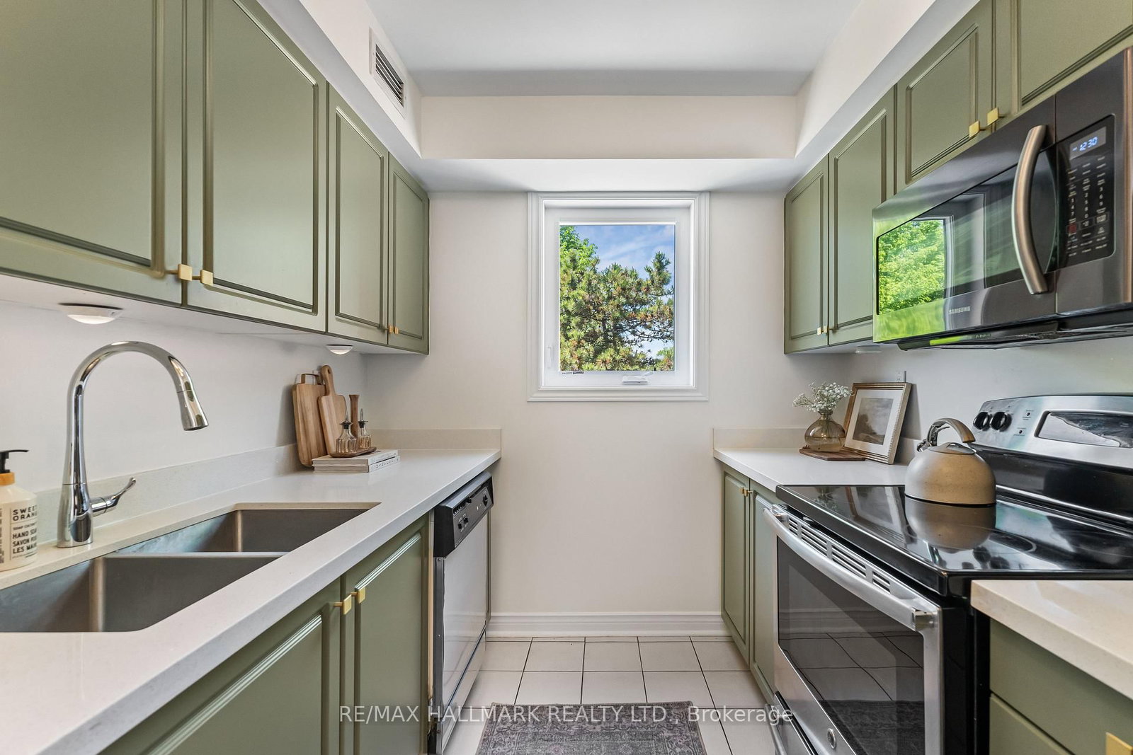 1941 E Queen Street • #305 • Toronto, ON photo 11