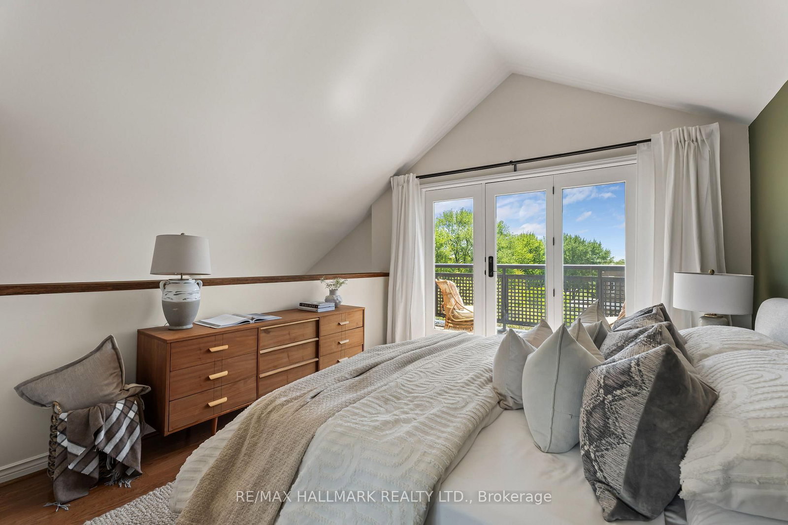 1941 E Queen Street • #305 • Toronto, ON photo 17