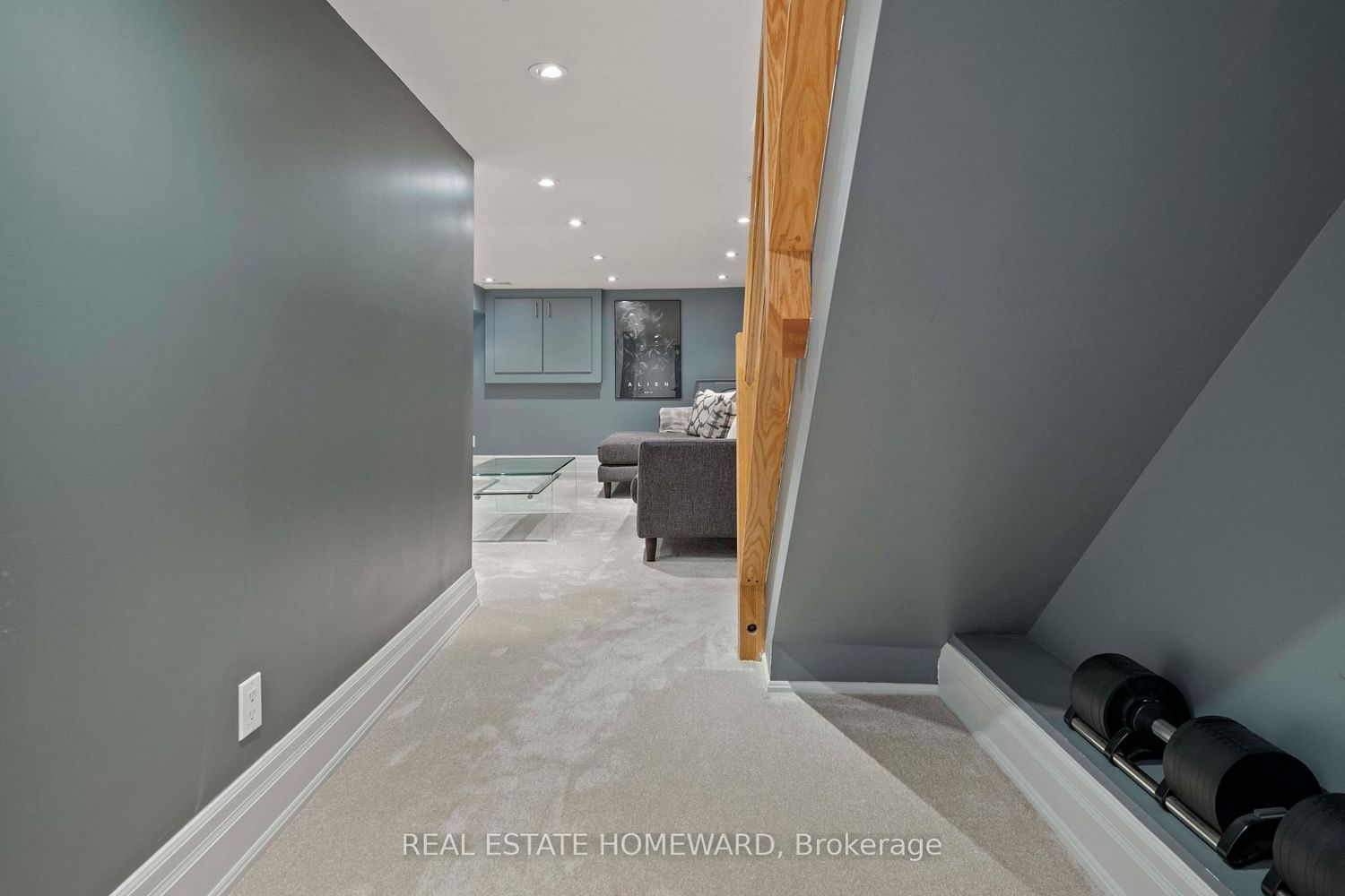 27 Mountalan Avenue • Toronto, ON photo 39