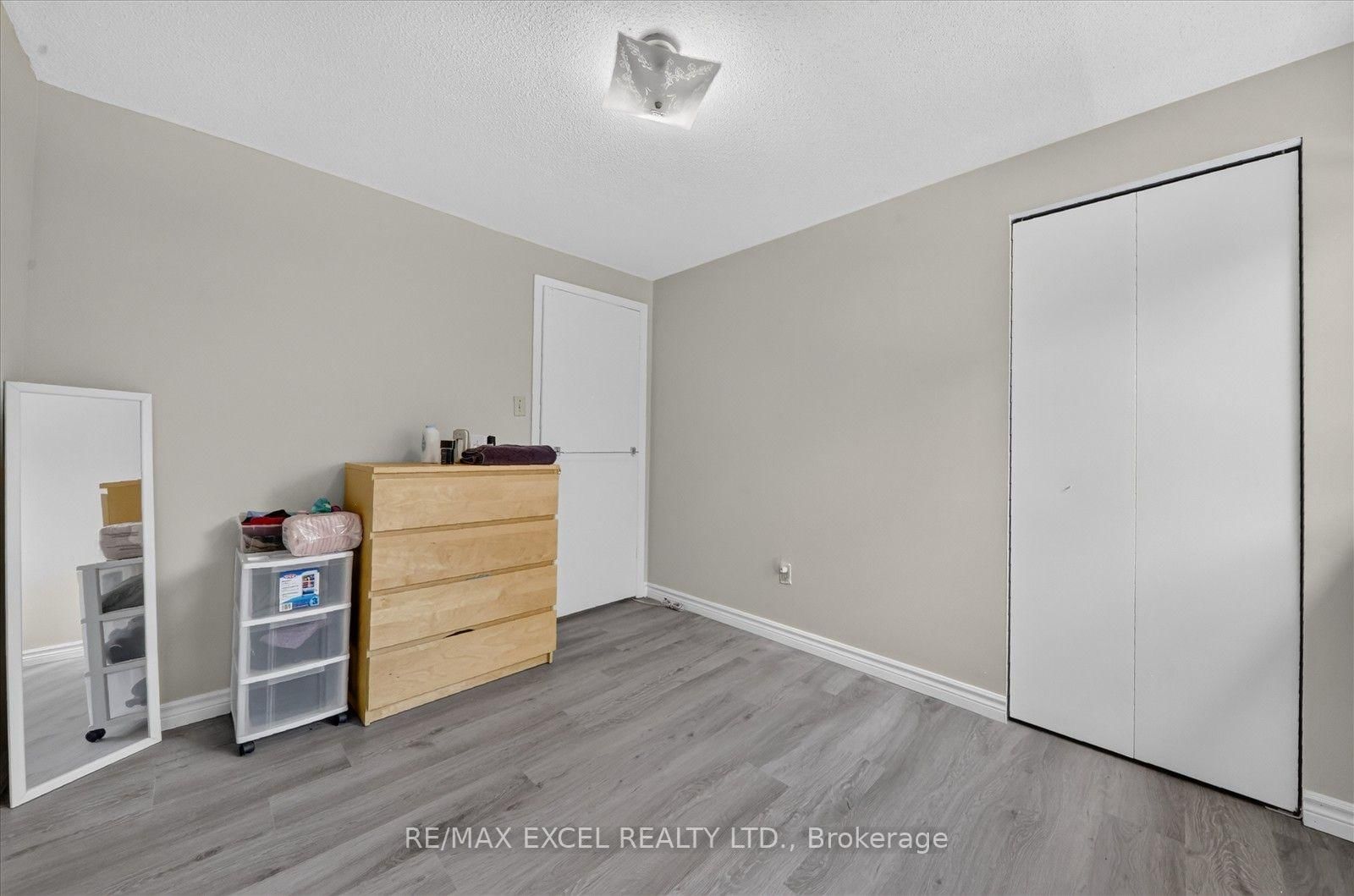 26 Lighthall Crescent • Toronto, ON photo 16