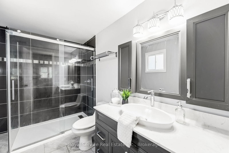 6 Gilmour Ajax,Ontario L1S 5J8 — Photo 29