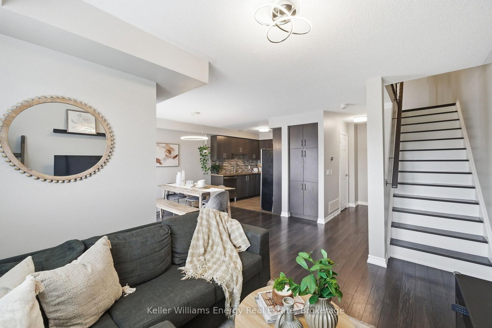 98 Tabaret Crescent • Oshawa, ON photo 10