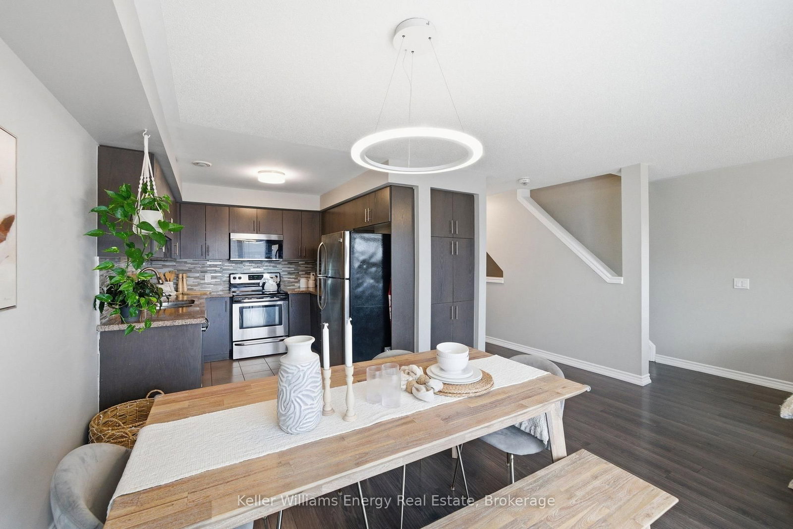 98 Tabaret Crescent • Oshawa, ON photo 7