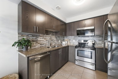 98 Tabaret Crescent • Oshawa, ON photo 8