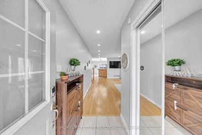 54 Oswell Drive • Ajax, ON photo 3