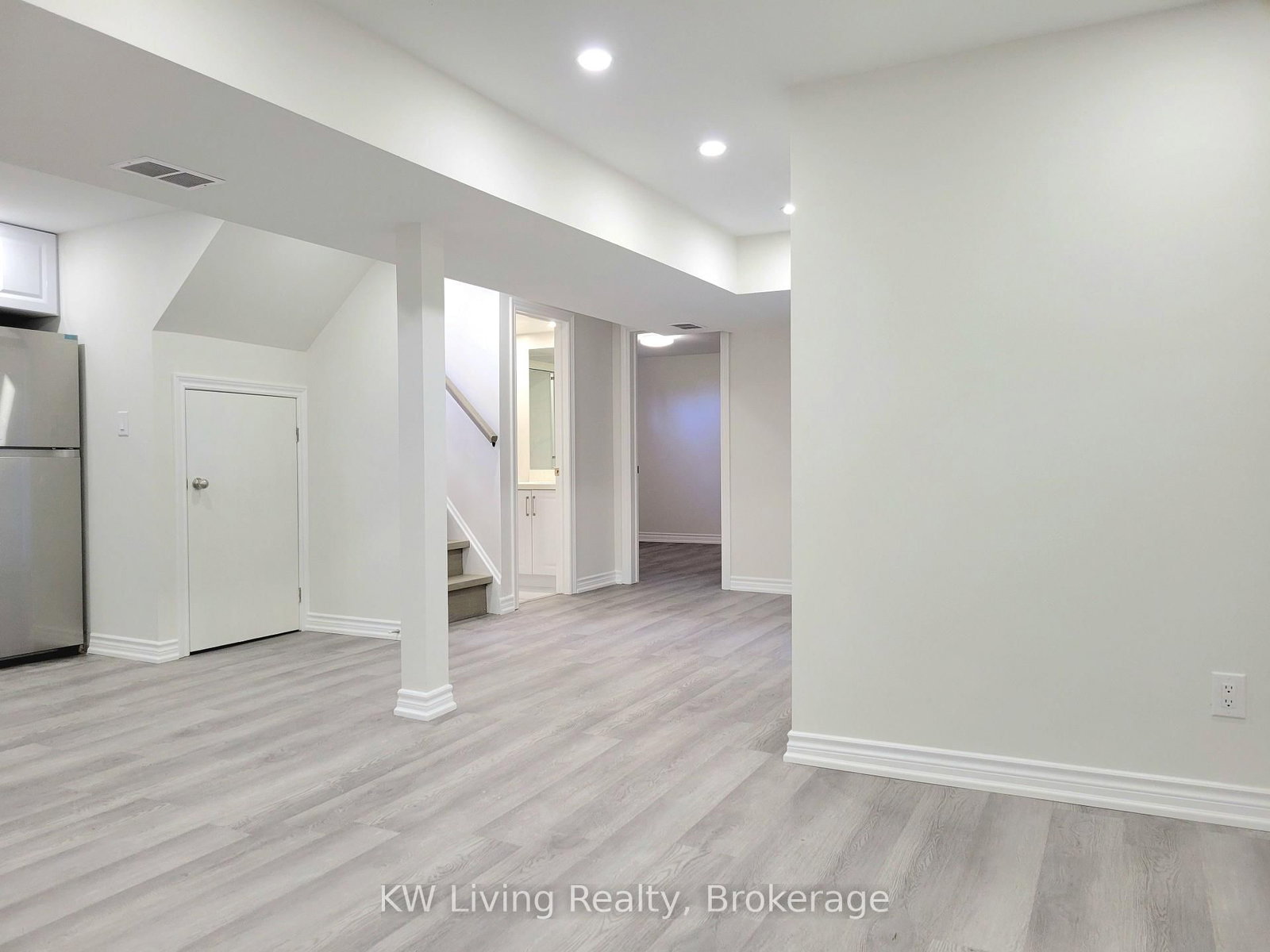 Bsmt-6 Gardens Crescent, Toronto, ON, photo 5