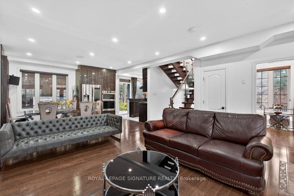 32 Cliffcrest Drive • Toronto, ON photo 11