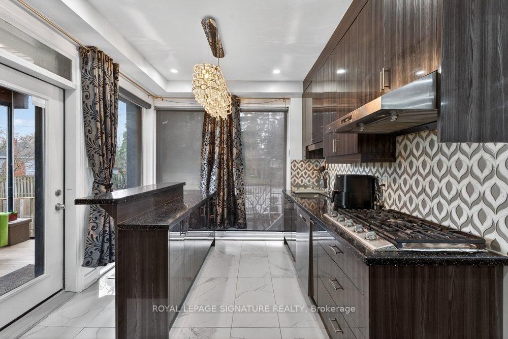 32 Cliffcrest Drive • Toronto, ON photo 18