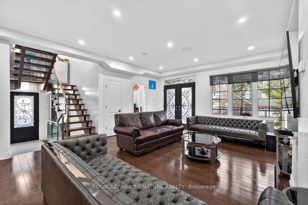 32 Cliffcrest Drive • Toronto, ON photo 9