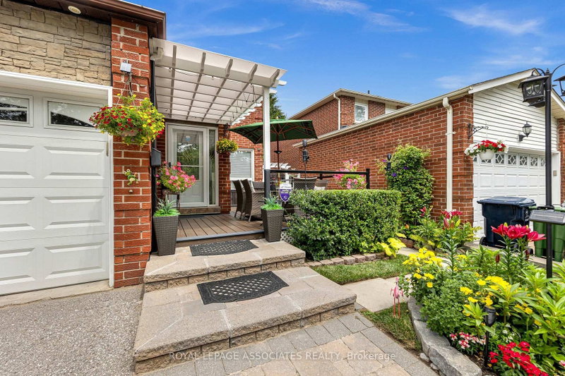 4 Apsco Avenue