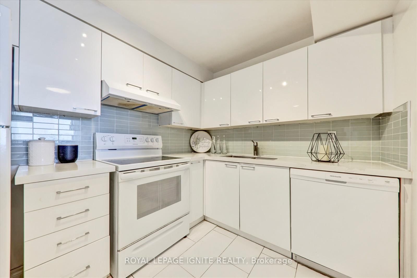 330 McCowan Road • #PH 1914 • Toronto, ON photo 9