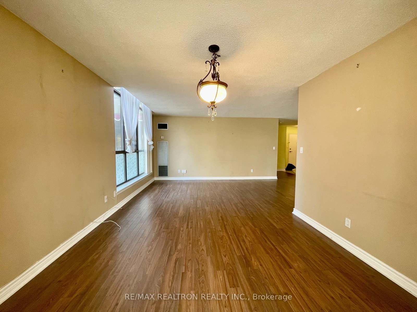 55 Bamburgh Circle • #114 • Toronto, ON photo 7