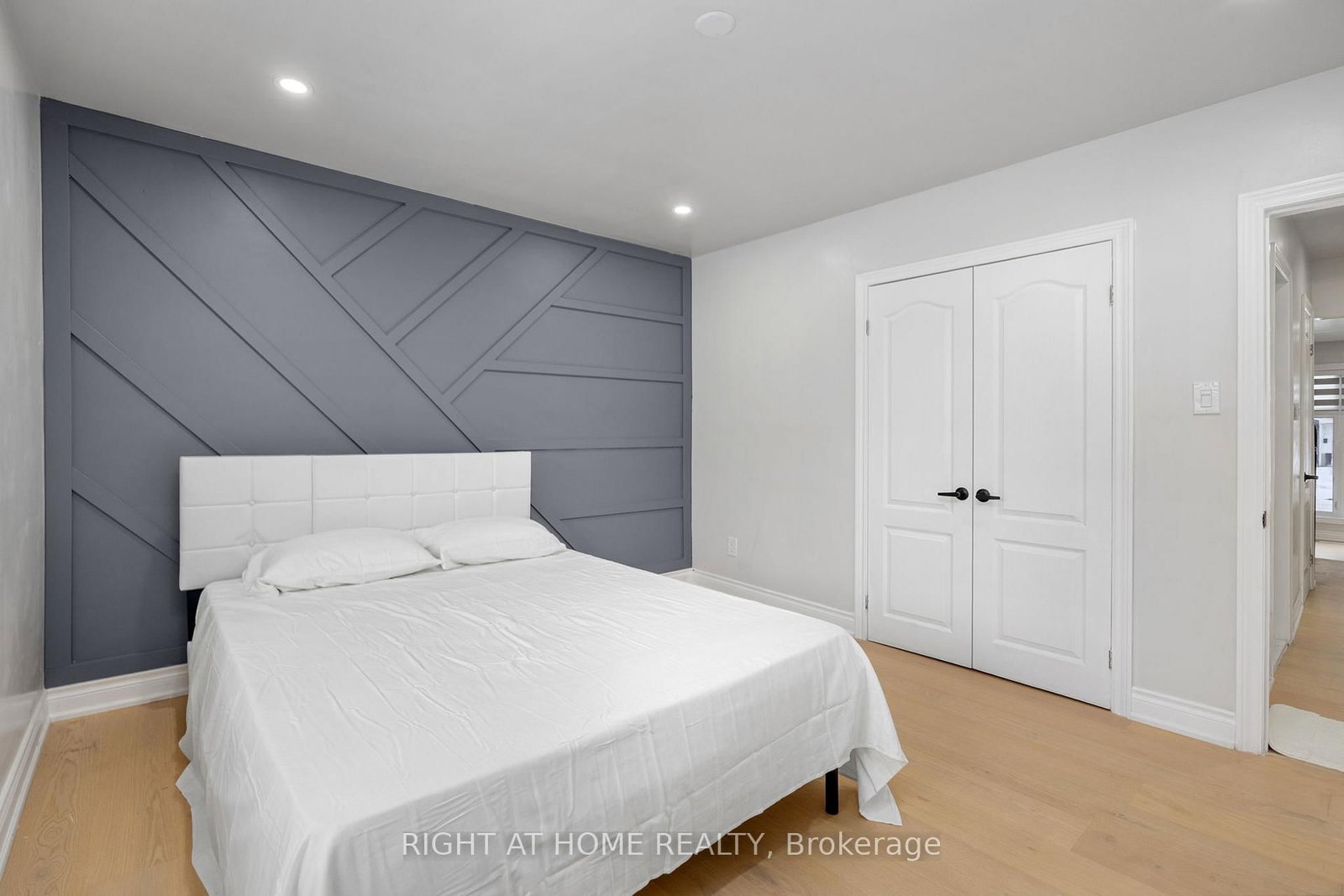 53 Gaiety Drive • Toronto, ON photo 18