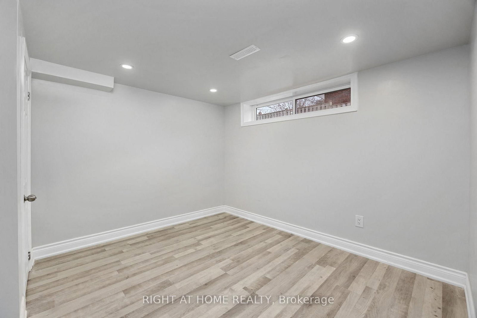 53 Gaiety Drive • Toronto, ON photo 31