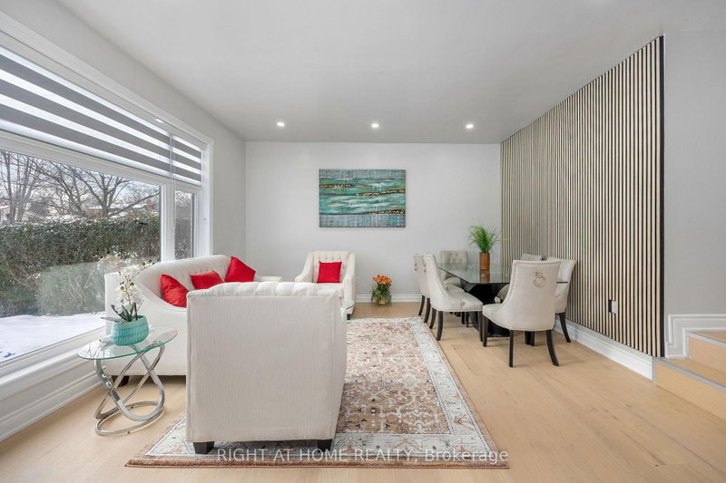 53 Gaiety Dr photo 4