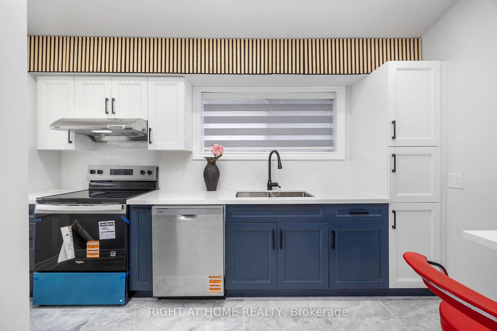 53 Gaiety Drive • Toronto, ON photo 8