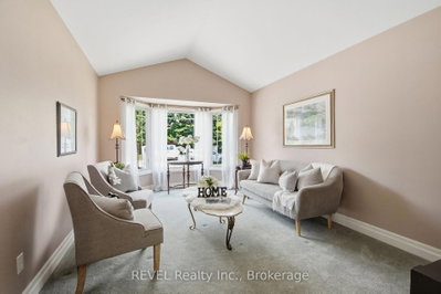 29 Stratton Crescent — photo 4