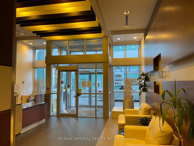 3203 - 70 Town Centre Court W