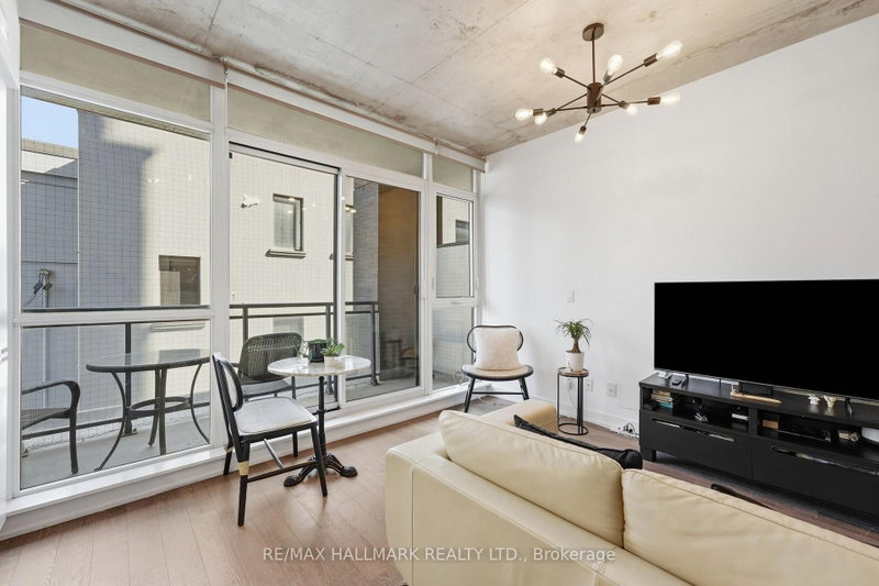 323 - 1190 Dundas Street E