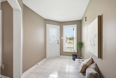 150 Fallingbrook Street — photo 3